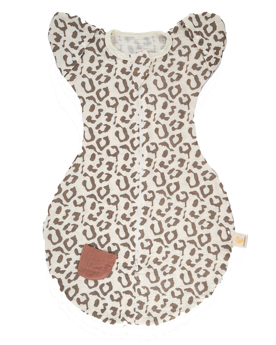 Inbakerslaapzak – Slaapzak baby – Inbakerdoek baby – Panterprint – 0-6 maanden – Lengte baby maximaal 70 cm - TOG 0.5