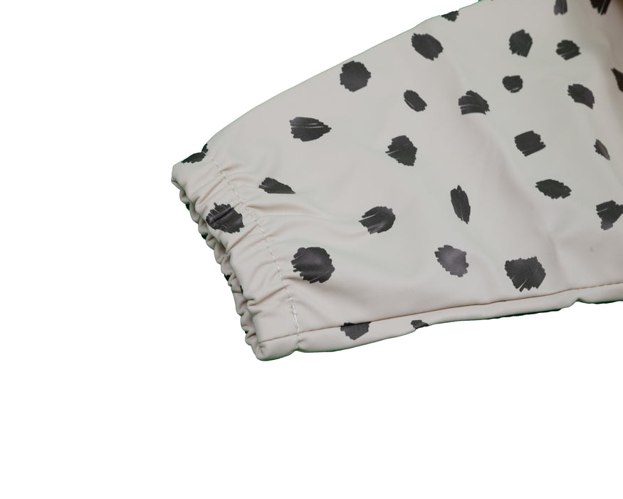 Honeybears Slab met mouwen – Waterproof slabbetje met mouw – Creme met zwarte vlekken