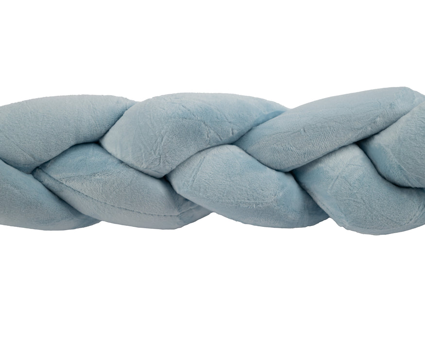 dichtbij gefotografeerde bedbumper baby blauw